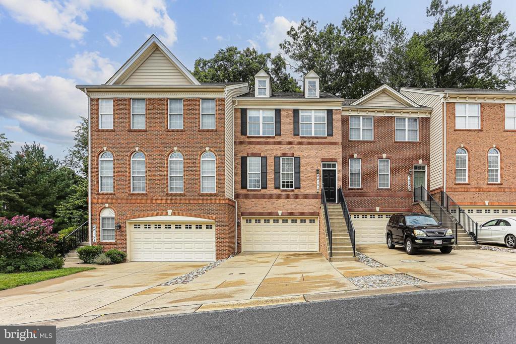22151 FAIR GARDEN LANE