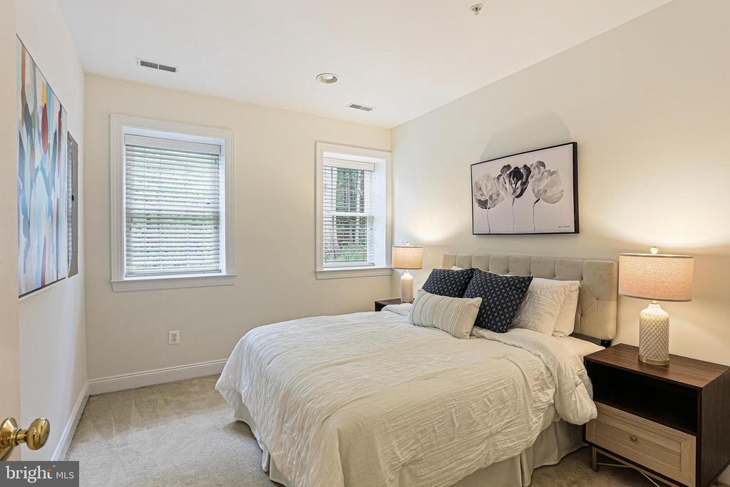 22151 FAIR GARDEN LANE