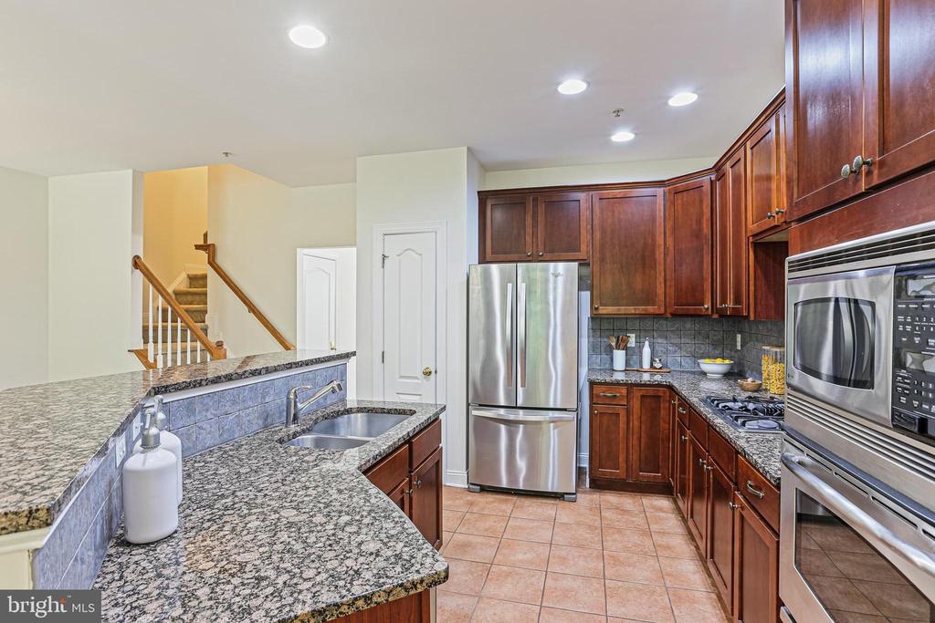 22151 FAIR GARDEN LANE