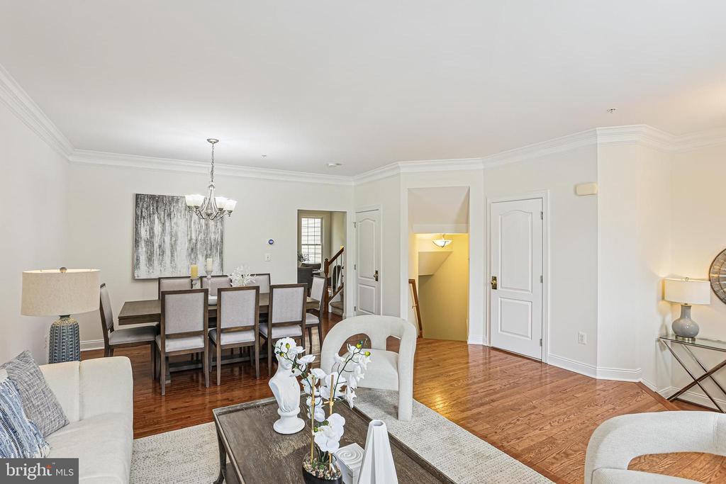22151 FAIR GARDEN LANE