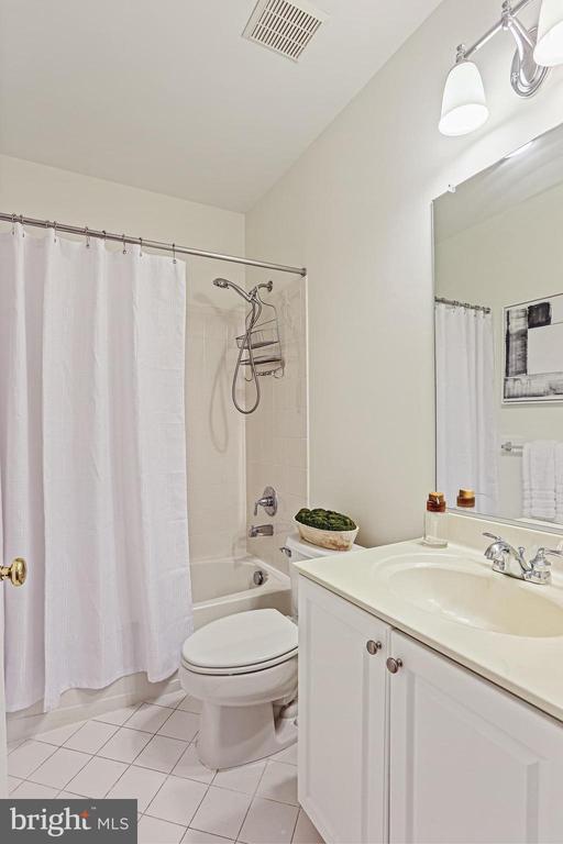 22151 FAIR GARDEN LANE