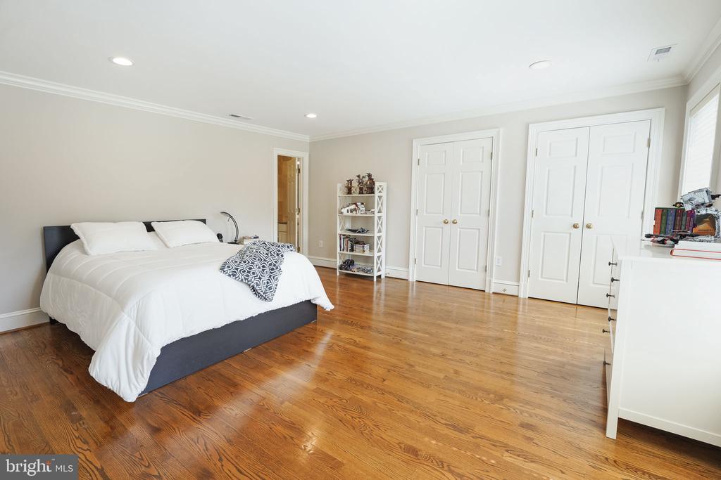 10100 NORTON ROAD