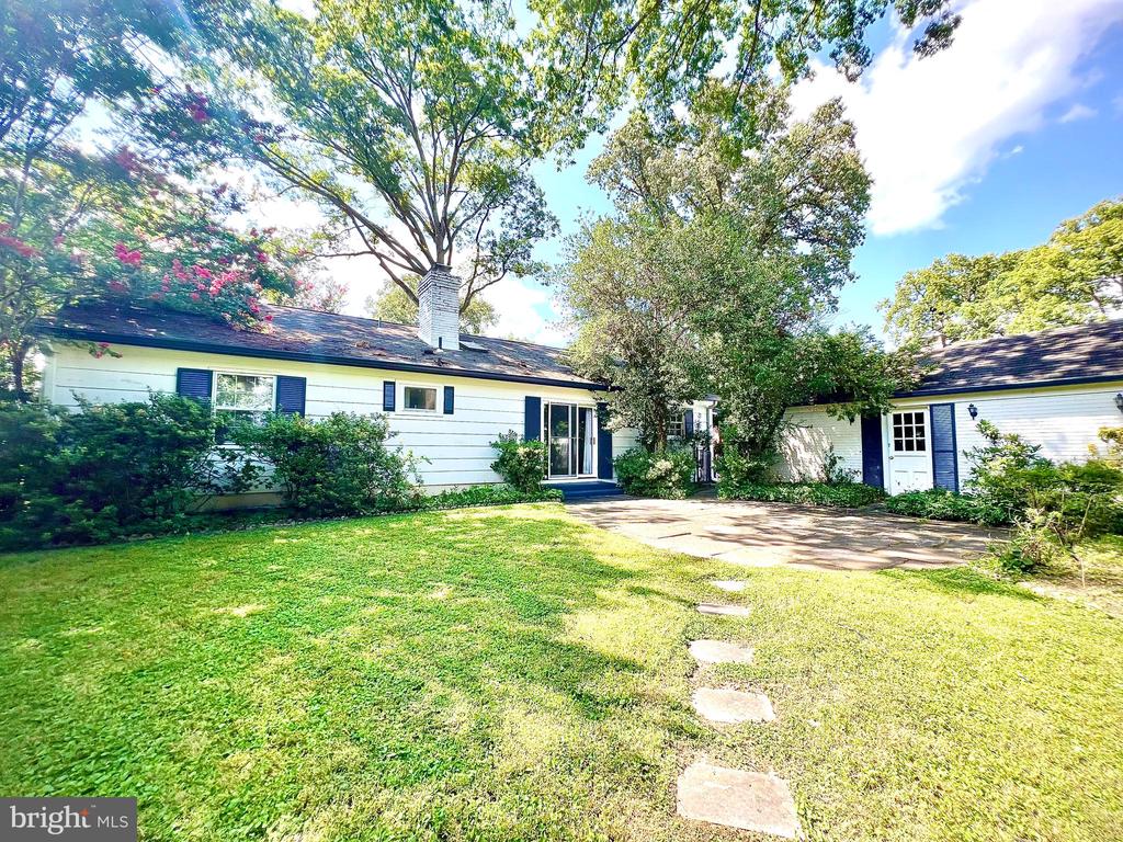 11903 HENRY FLEET DRIVE