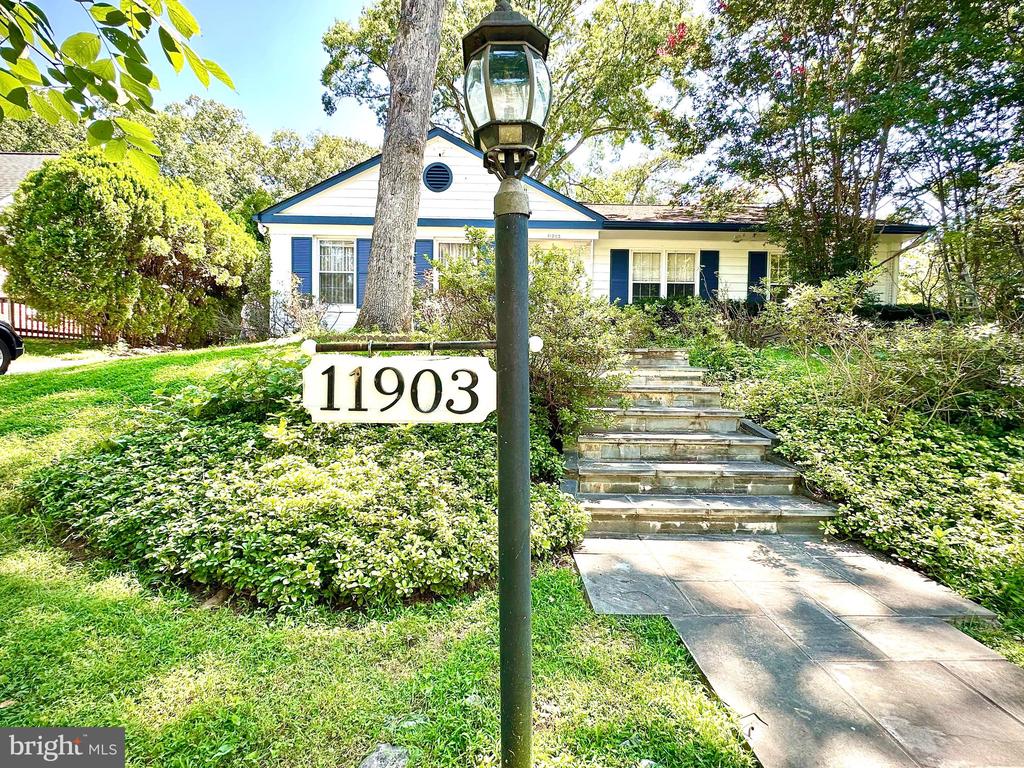 11903 HENRY FLEET DRIVE
