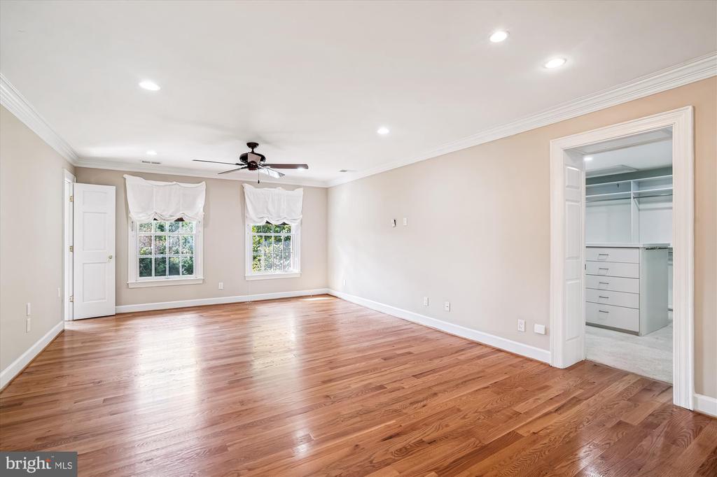 8849 TUCKERMAN LANE