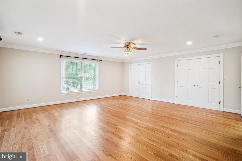 8849 TUCKERMAN LANE