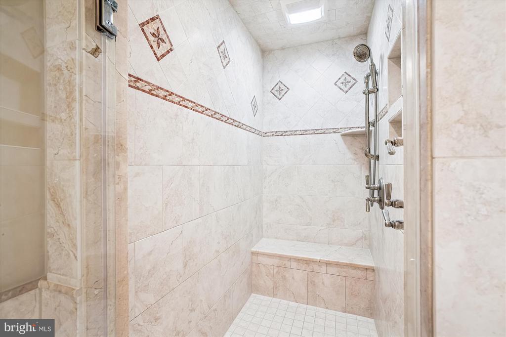 8849 TUCKERMAN LANE