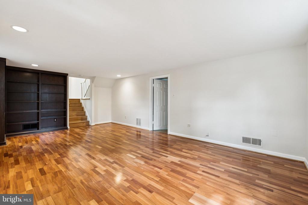 11410 CAM COURT