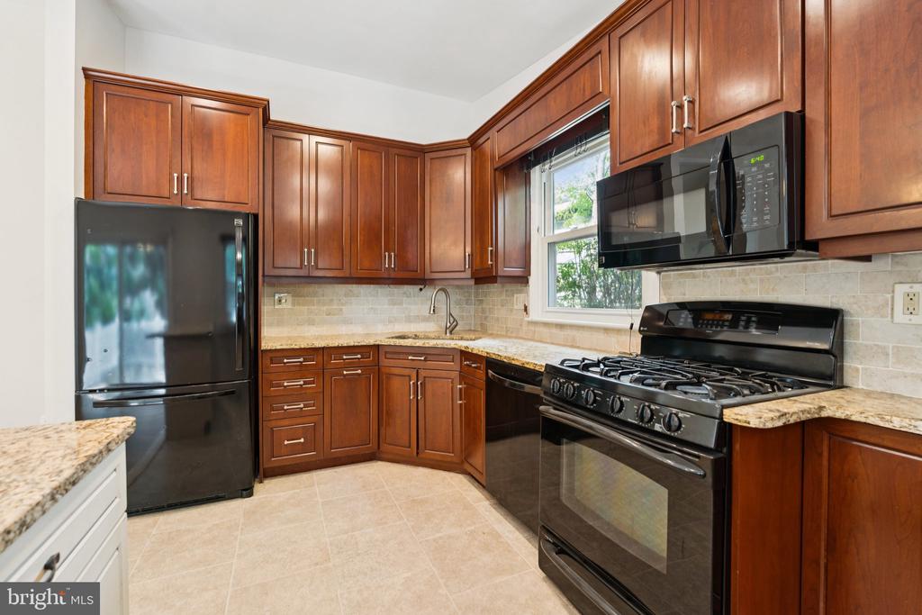 11410 CAM COURT