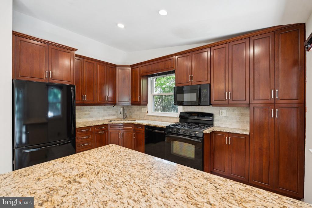 11410 CAM COURT