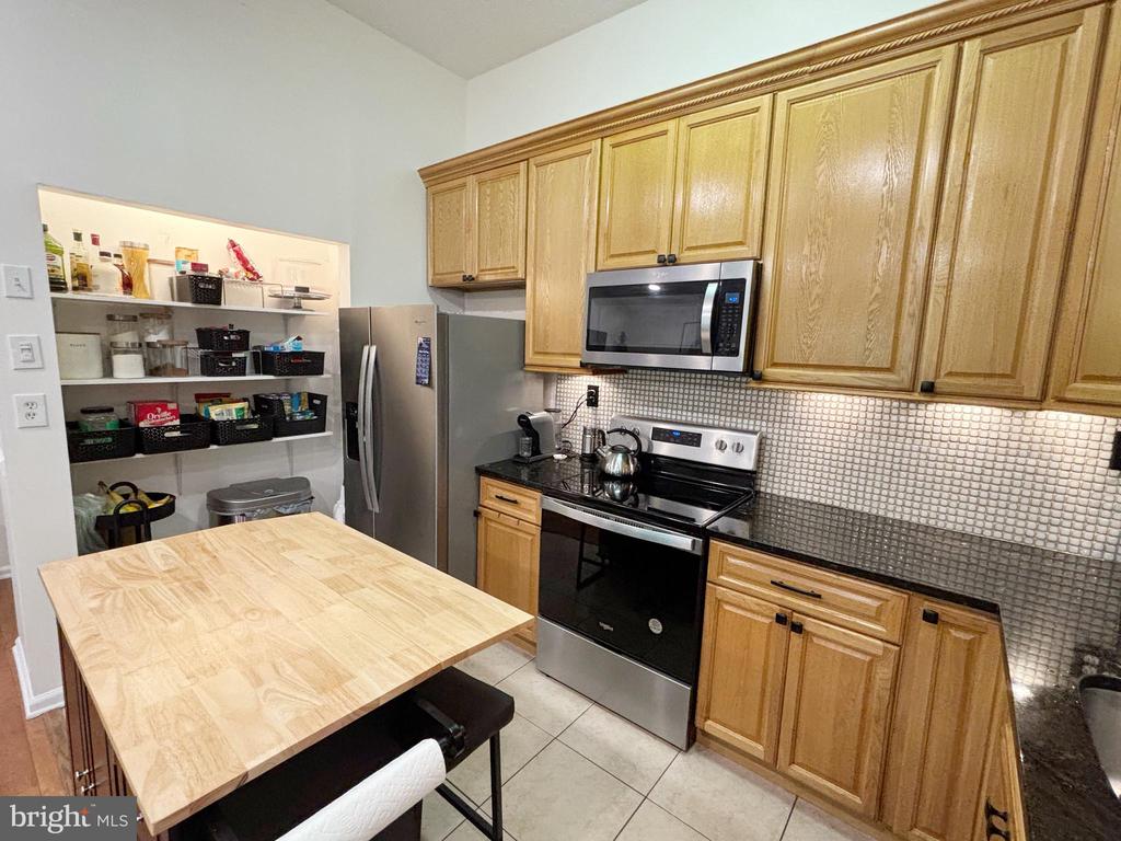12309 SILVERGATE WAY Unit: 908-M