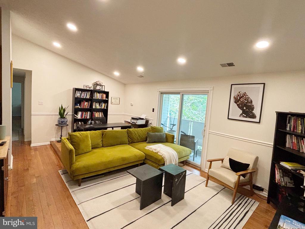 12309 SILVERGATE WAY Unit: 908-M