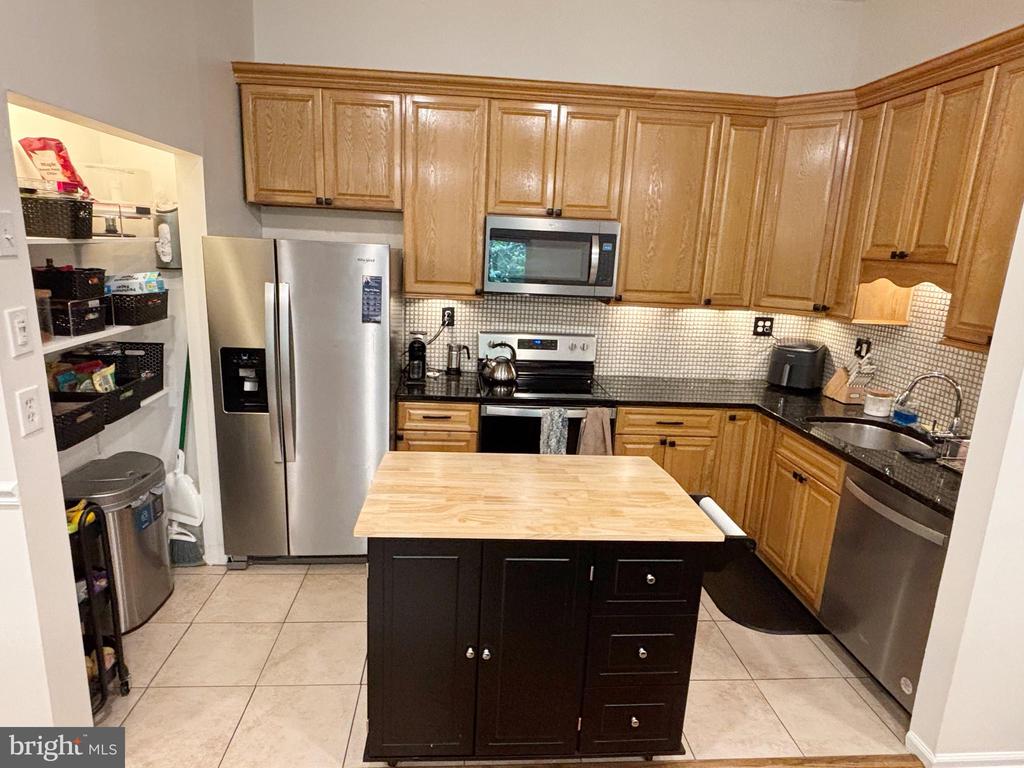 12309 SILVERGATE WAY Unit: 908-M
