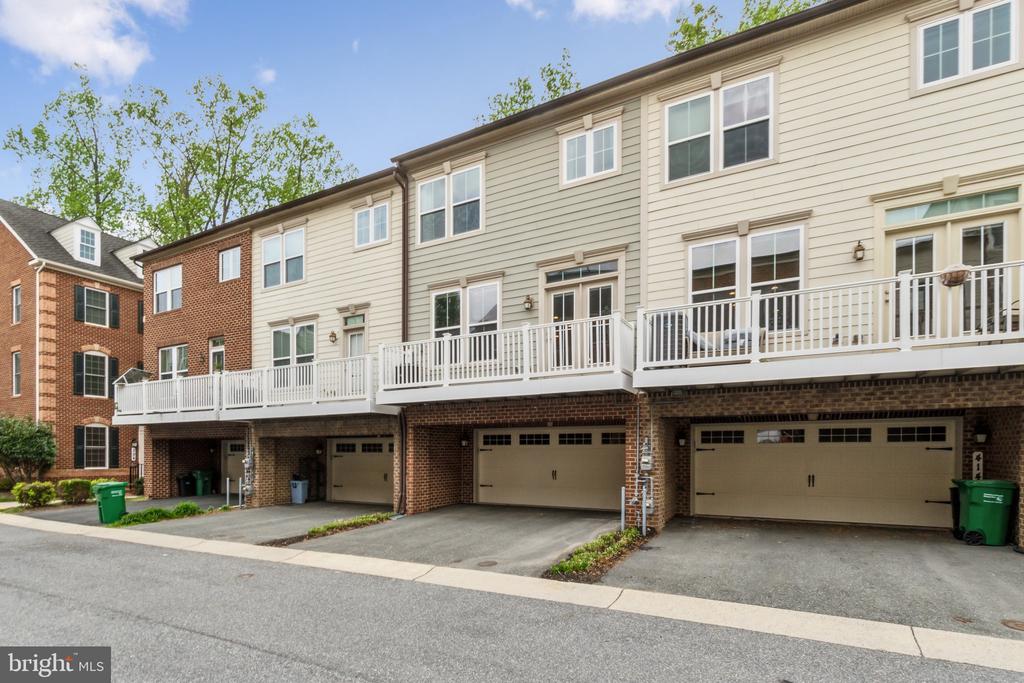 410 LADY FERN PLACE