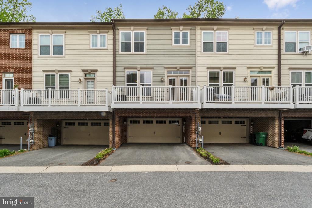 410 LADY FERN PLACE