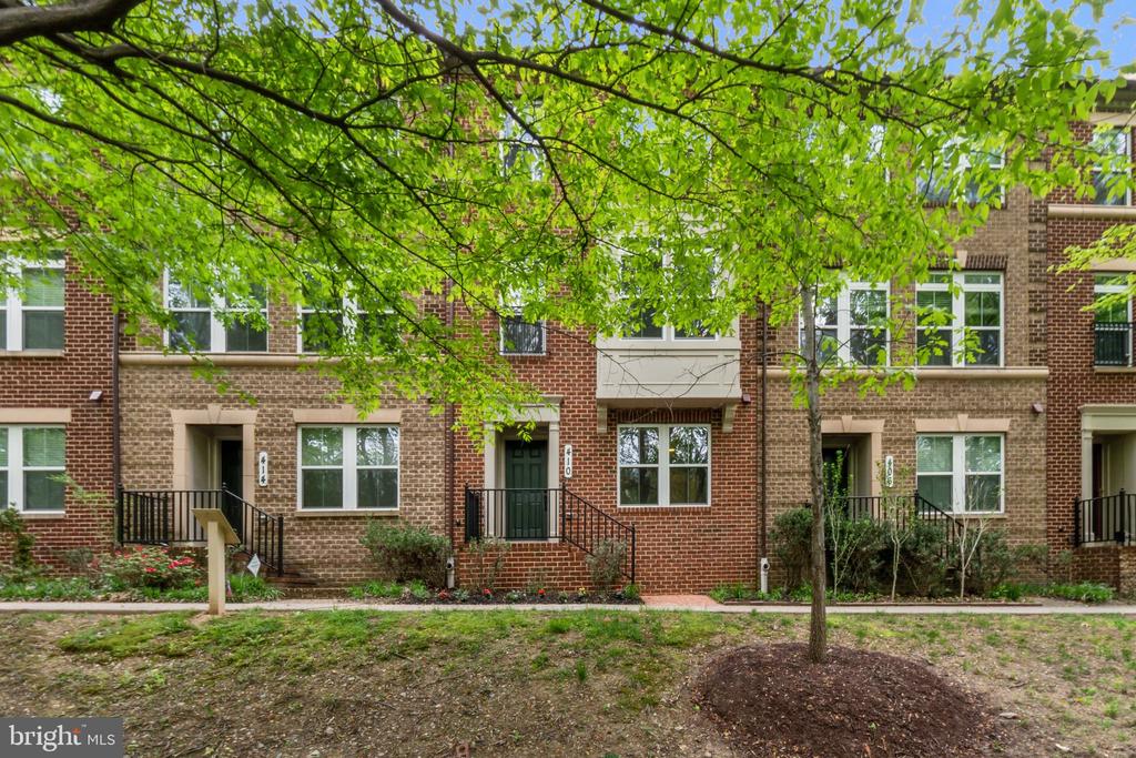 410 LADY FERN PLACE