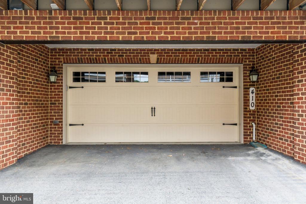 410 LADY FERN PLACE