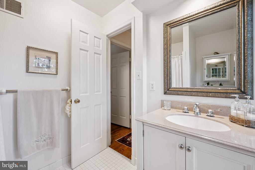 10906 WICKSHIRE WAY Unit: F-4