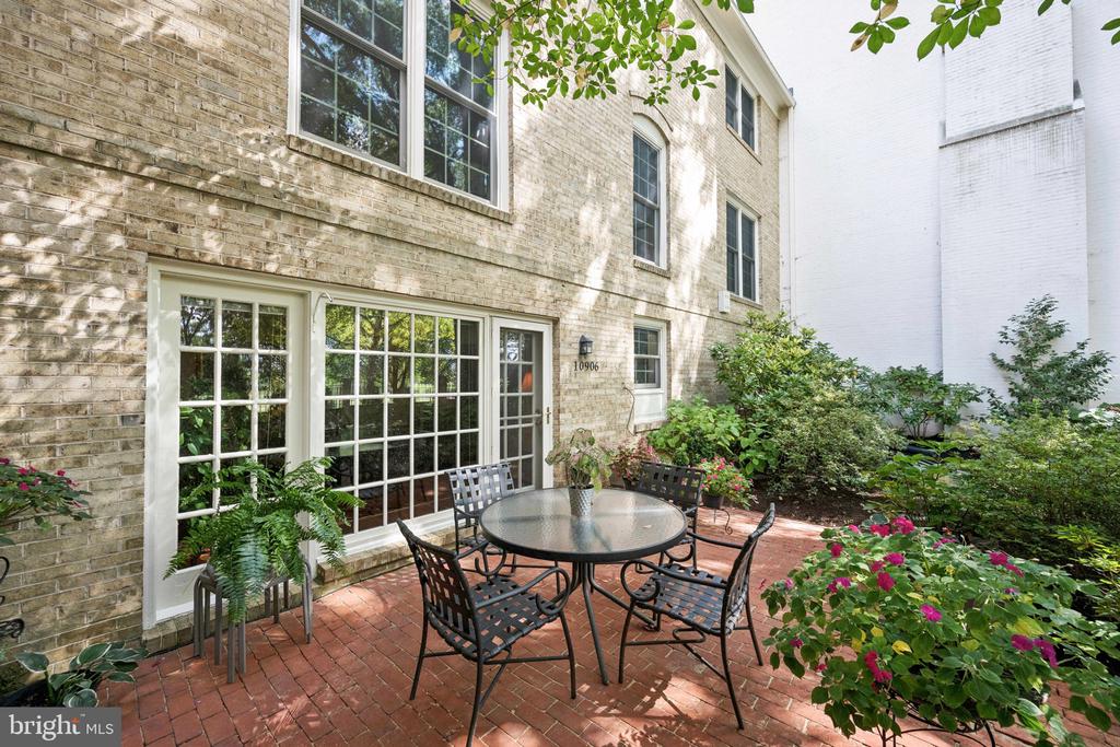 10906 WICKSHIRE WAY Unit: F-4