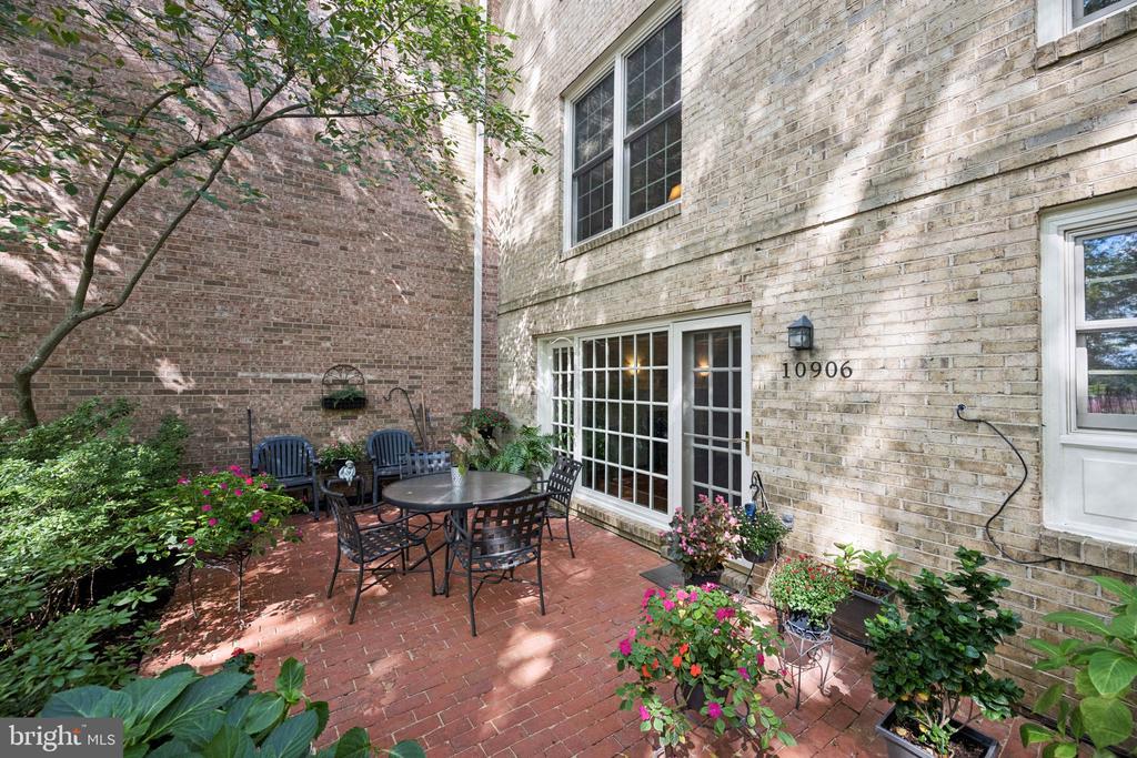10906 WICKSHIRE WAY Unit: F-4