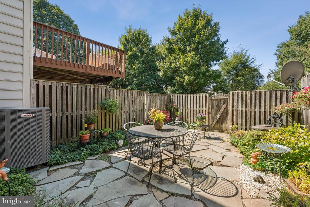 8656 FOUNTAIN VALLEY DRIVE