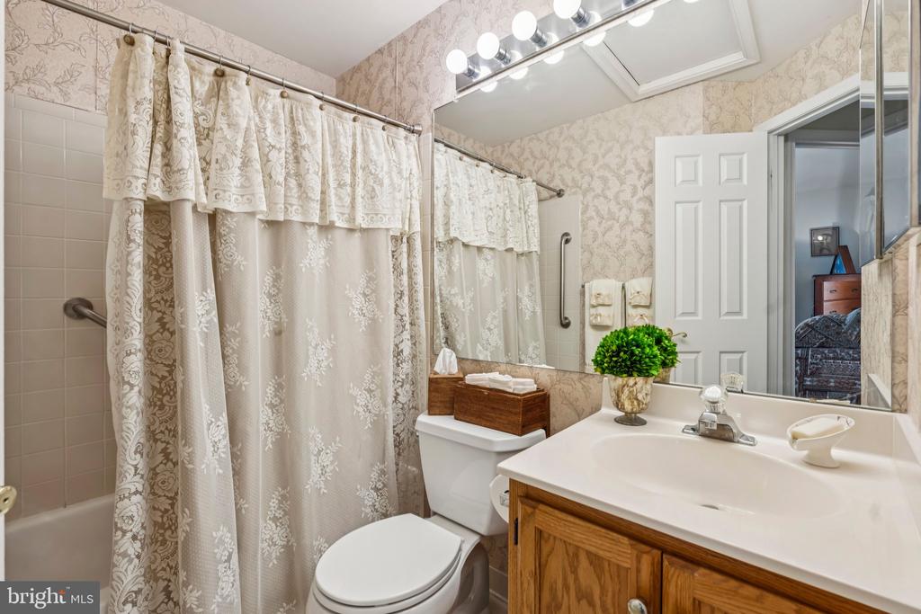 8656 FOUNTAIN VALLEY DRIVE