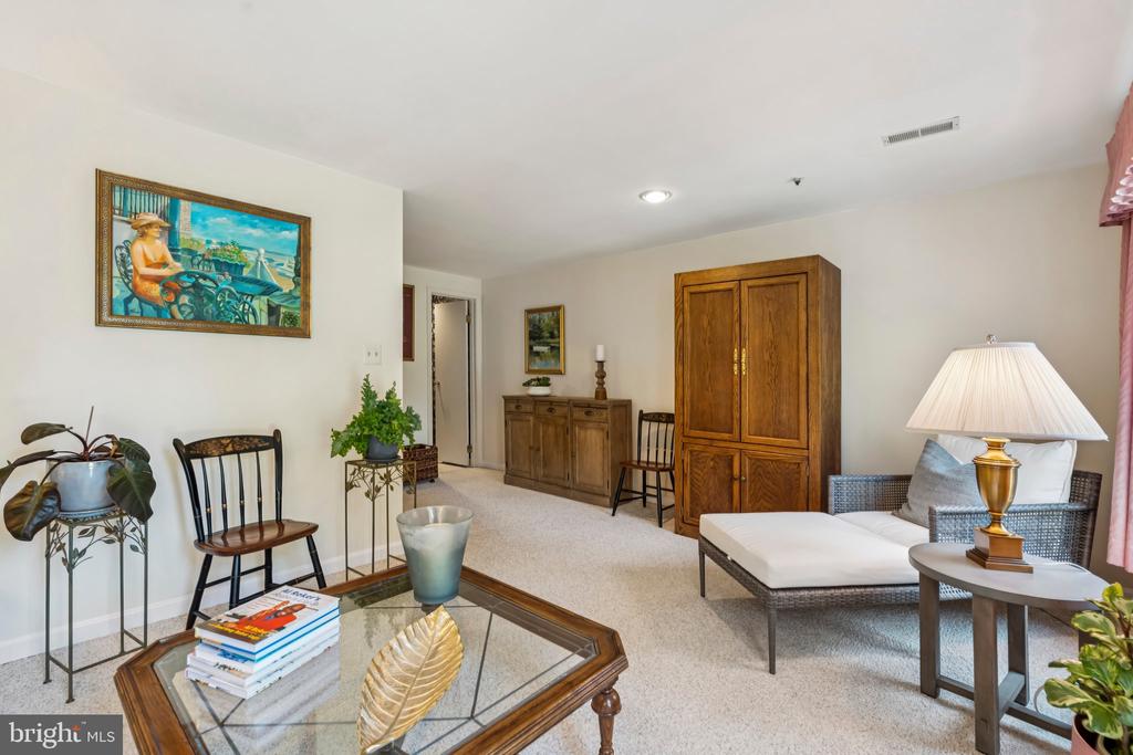 8656 FOUNTAIN VALLEY DRIVE