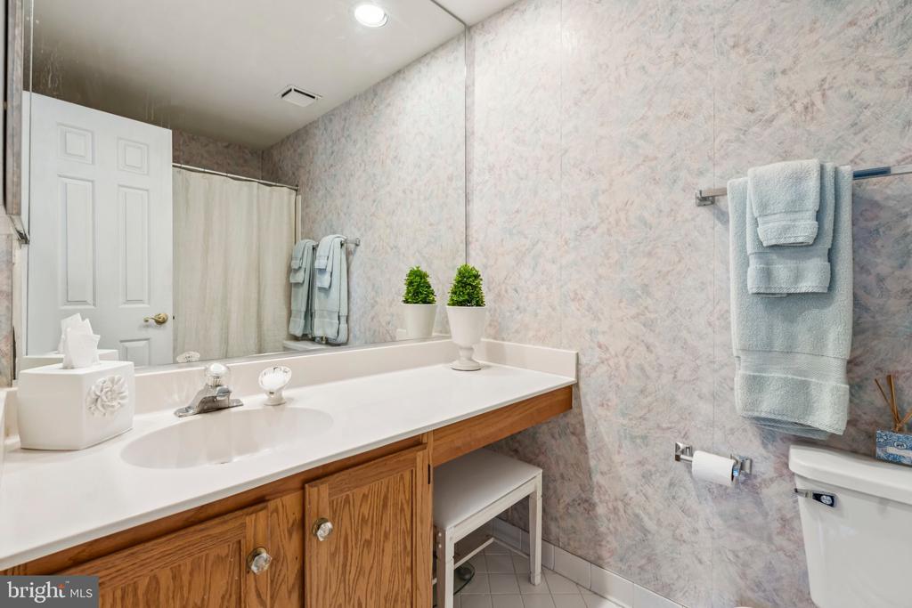 8656 FOUNTAIN VALLEY DRIVE