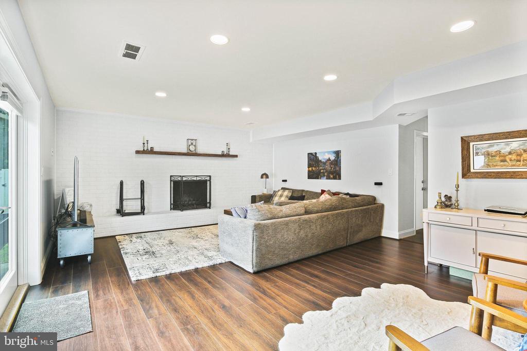 11811 COLDSTREAM