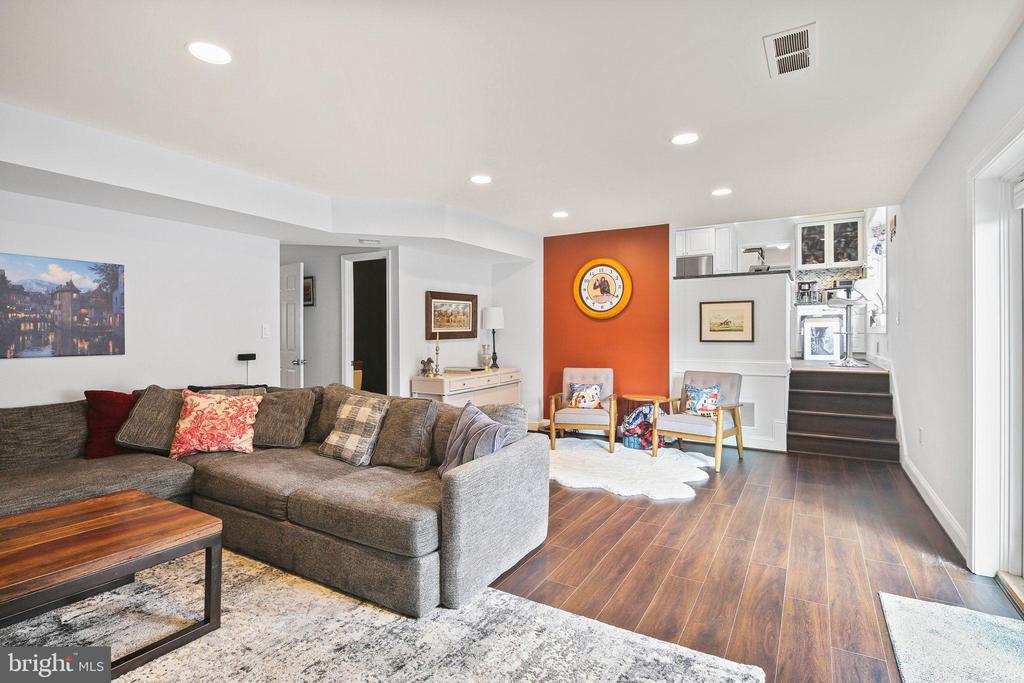 11811 COLDSTREAM