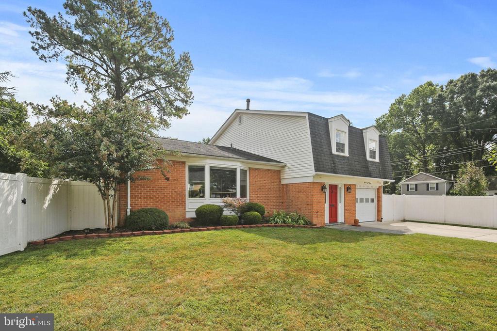 11811 COLDSTREAM