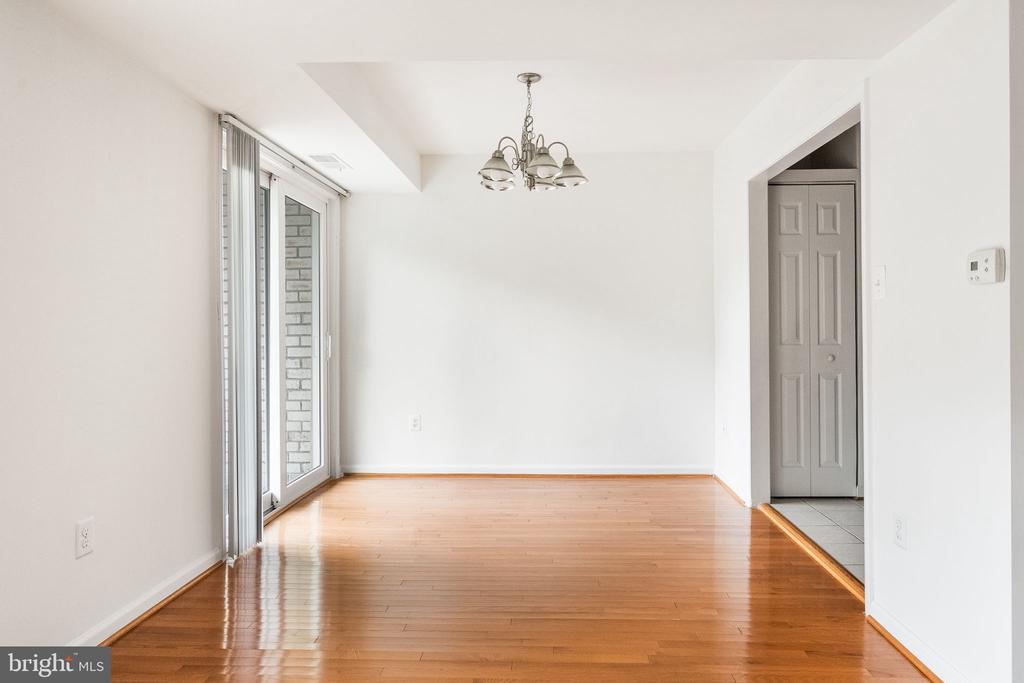 5578 BURNSIDE DRIVE Unit: 5578-5
