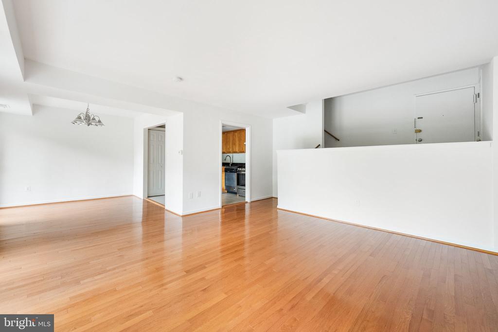 5578 BURNSIDE DRIVE Unit: 5578-5