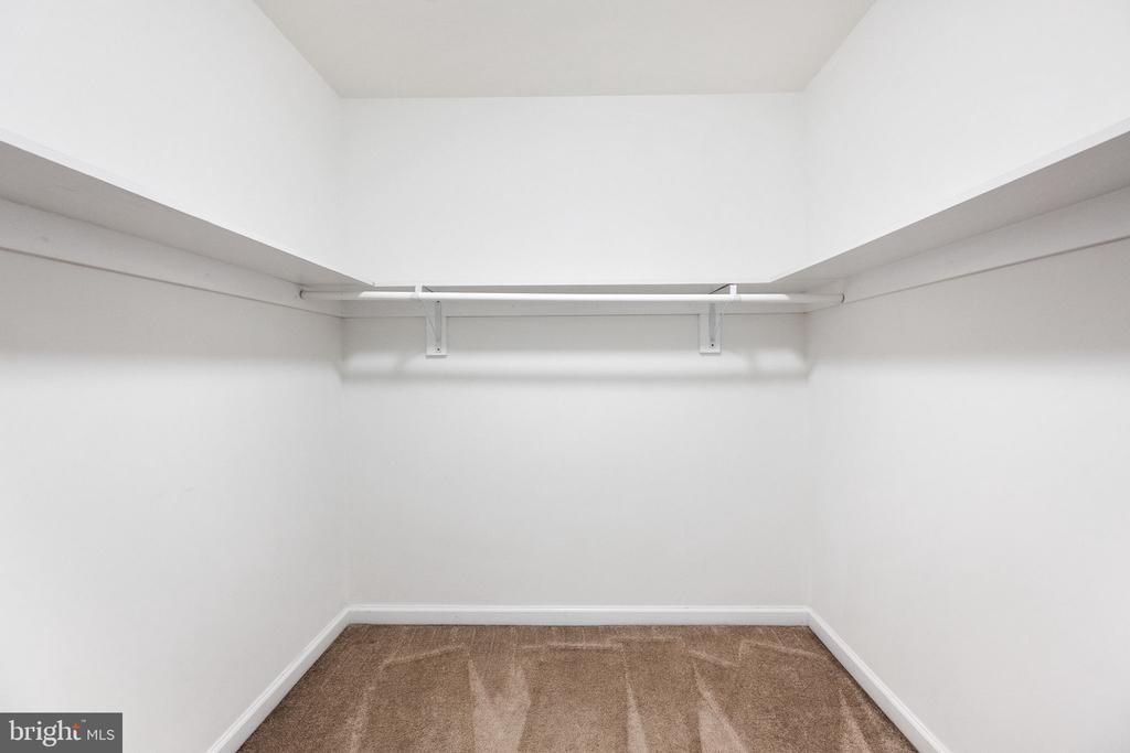 5578 BURNSIDE DRIVE Unit: 5578-5