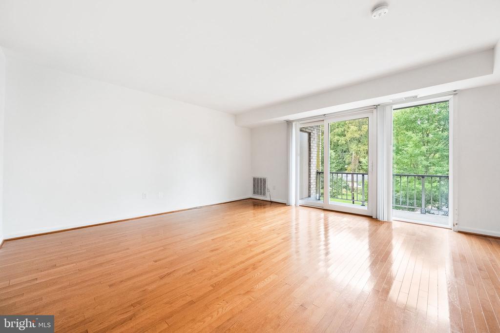 5578 BURNSIDE DRIVE Unit: 5578-5