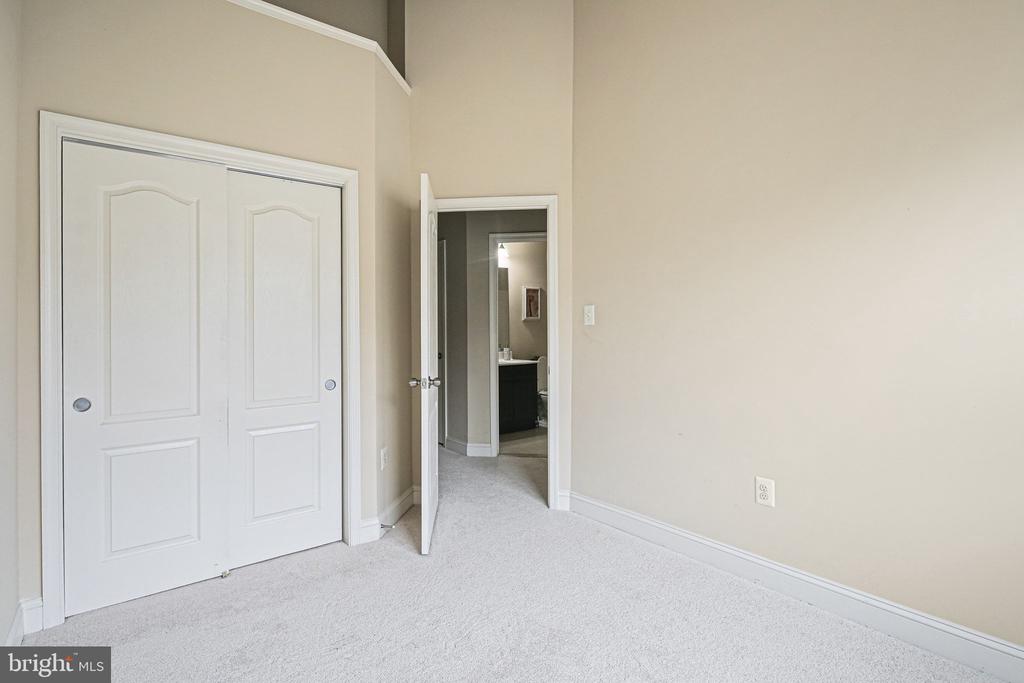 12553 HORSESHOE BEND CIRCLE