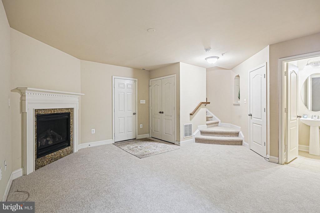12553 HORSESHOE BEND CIRCLE