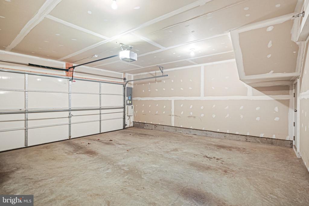 12553 HORSESHOE BEND CIRCLE