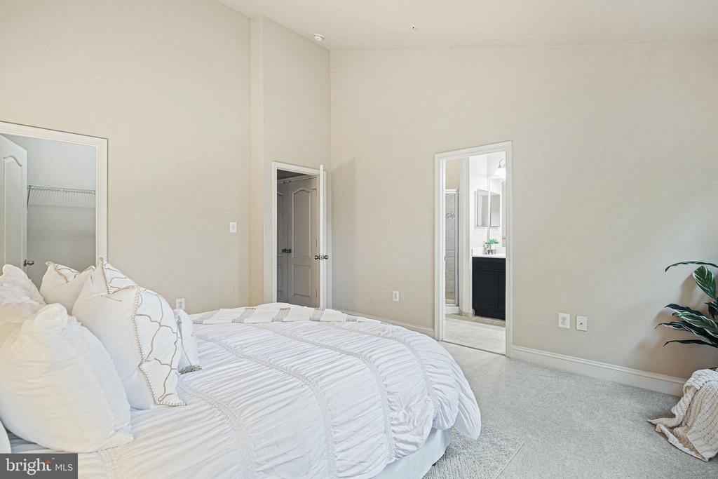 12553 HORSESHOE BEND CIRCLE
