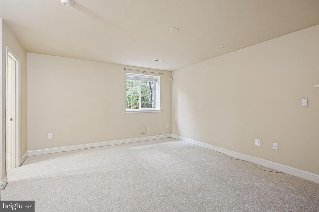 12553 HORSESHOE BEND CIRCLE