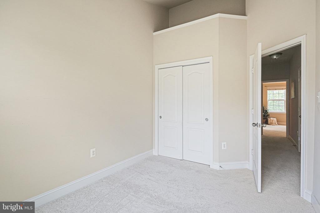 12553 HORSESHOE BEND CIRCLE