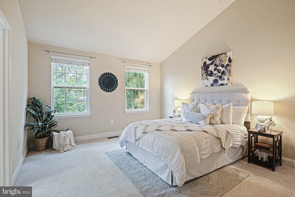12553 HORSESHOE BEND CIRCLE