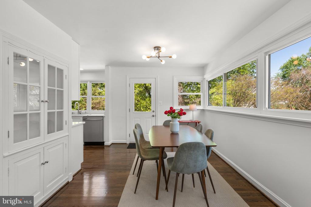 10126 RENFREW ROAD