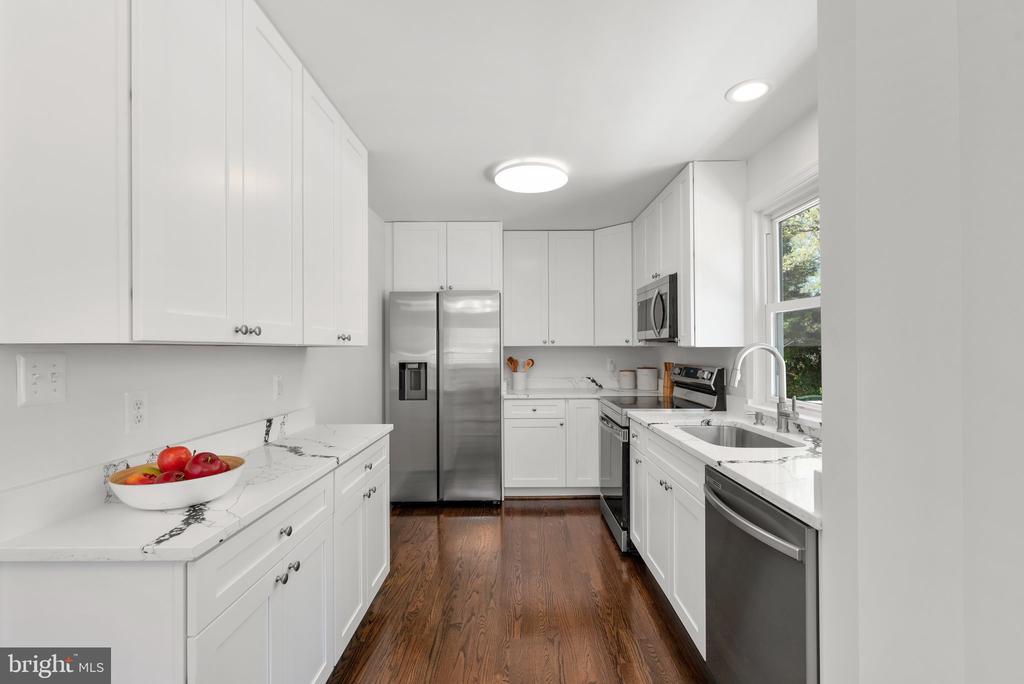 10126 RENFREW ROAD