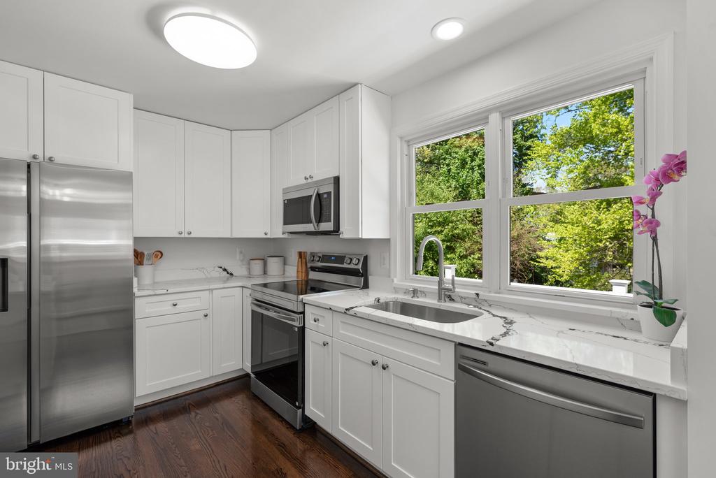 10126 RENFREW ROAD