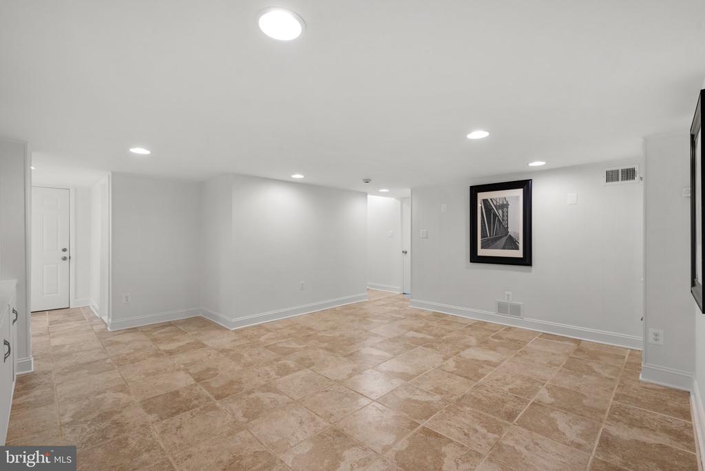 10126 RENFREW ROAD