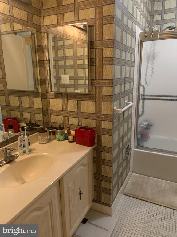 5800 EDSON. LANE Unit: 2