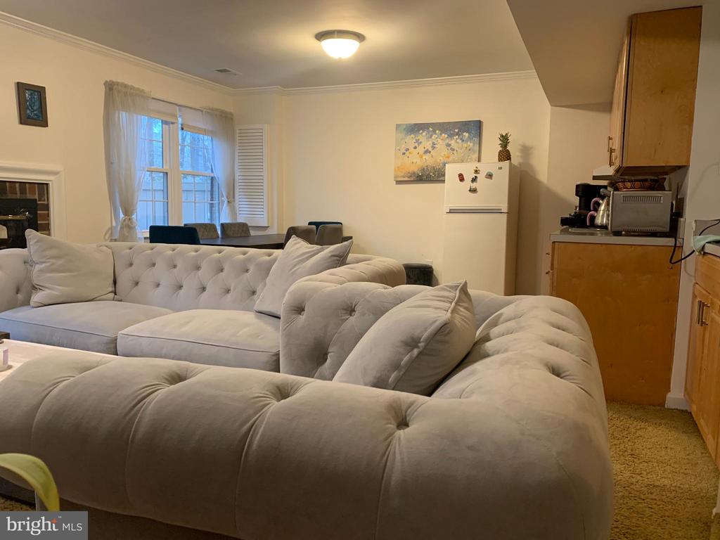 5800 EDSON. LANE Unit: 2