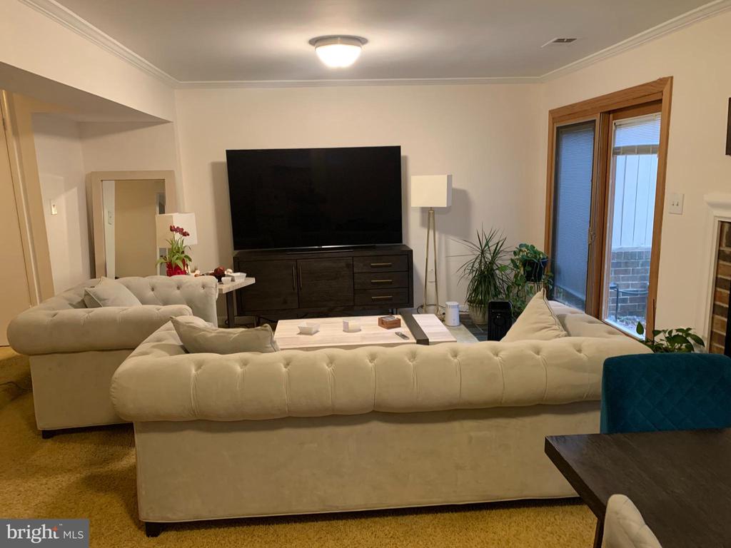 5800 EDSON. LANE Unit: 2