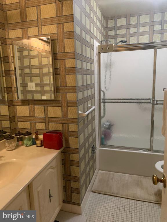 5800 EDSON. LANE Unit: 2